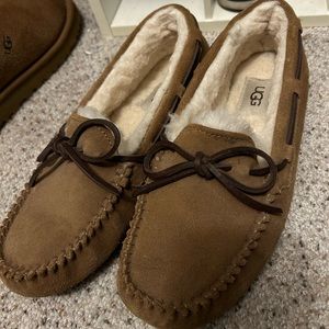 Ugg Slippers Size 6 - image 1